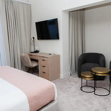 Hotel M 4*